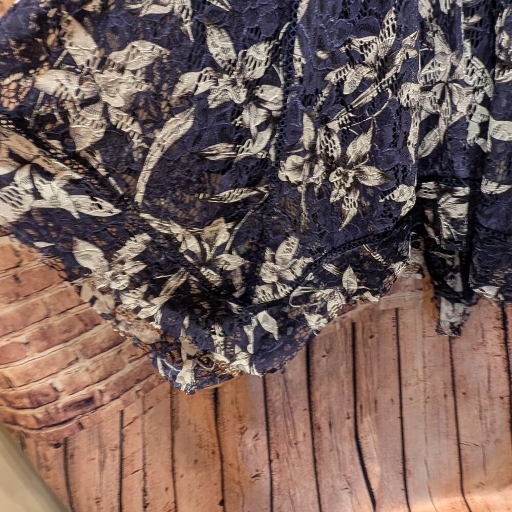 Taylor Dress Navy and White Floral Sleeveless Size 14 - Picture 3 of 16